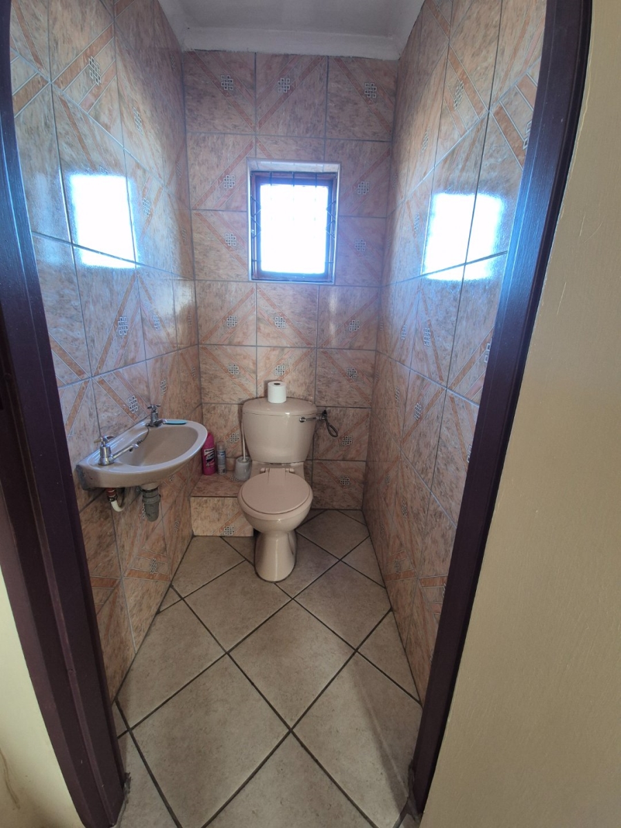 5 Bedroom Property for Sale in Motherwell Eastern Cape